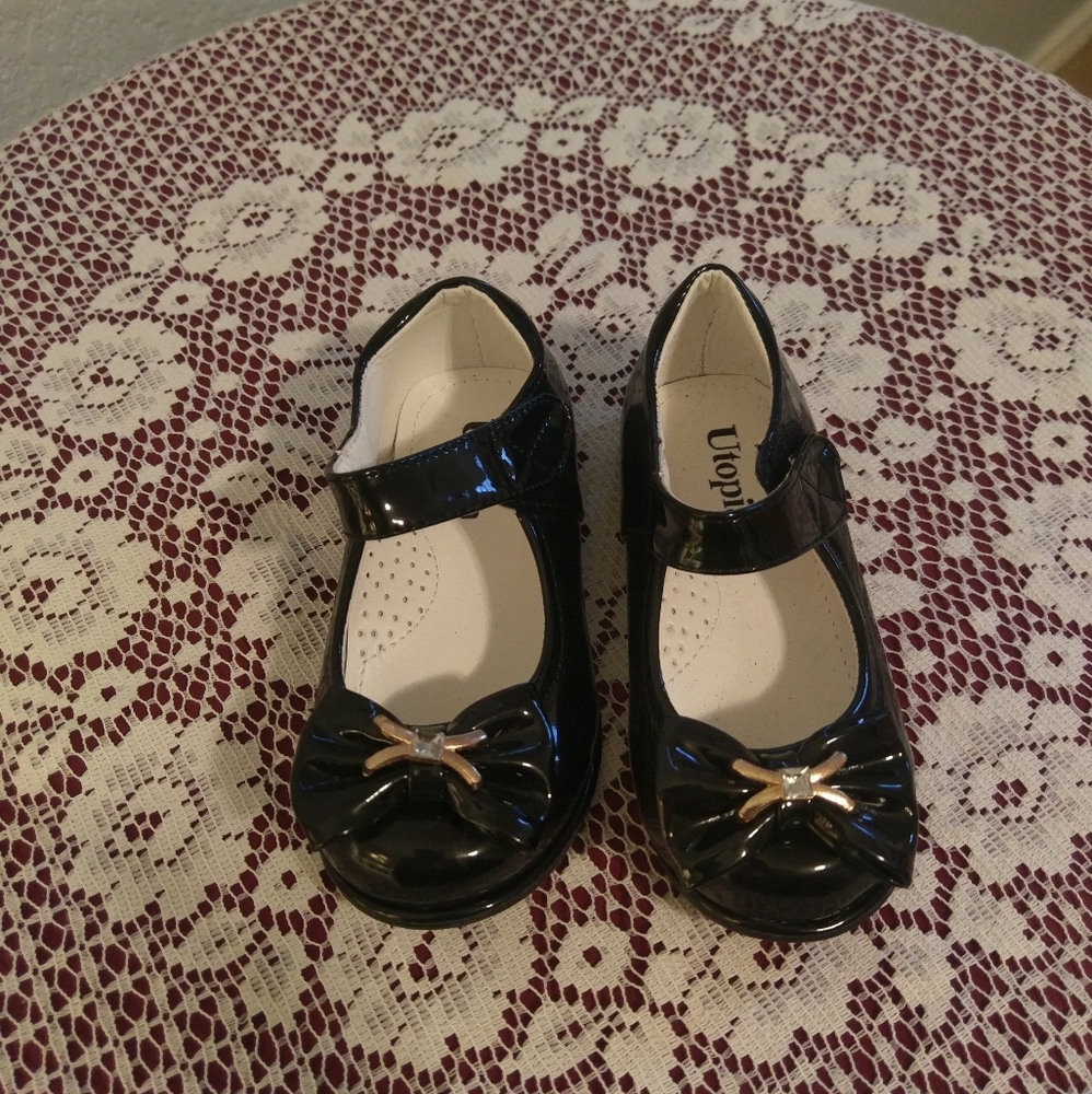 Utopia black shoes